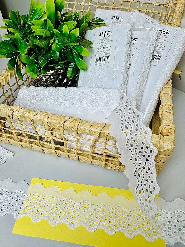 Bordado Inglês Ref: BA015 (Branco)