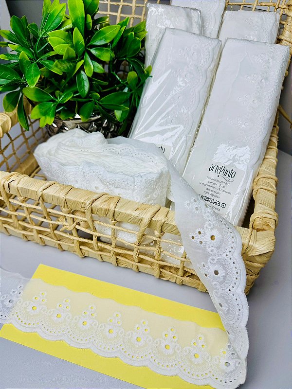 Bordado Inglês Ref: BA008 (Branco)