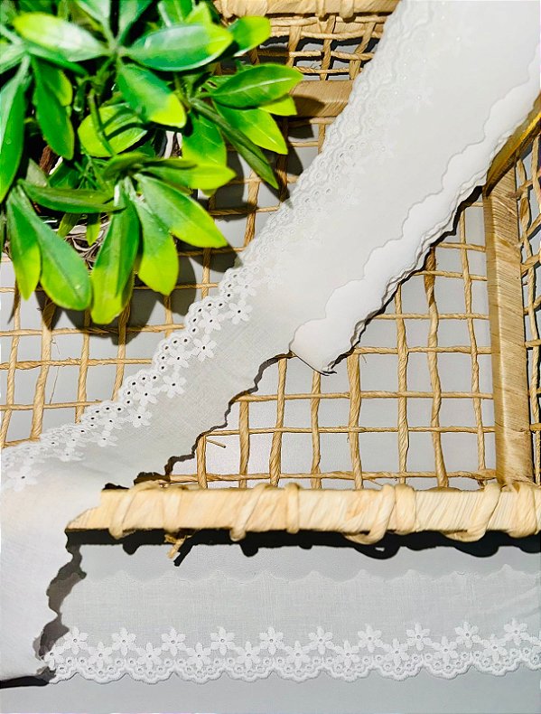 Bordado Inglês Ref: BA041 (Branco)