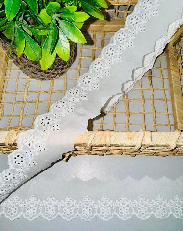 Bordado Inglês Ref: BA042 (Branco)