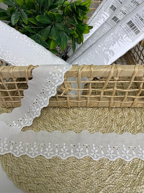 Bordado Inglês Ref: BA036 (Branco)