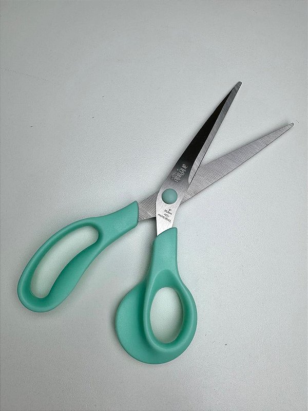 Tesoura 8.0 Cabo plástico verde