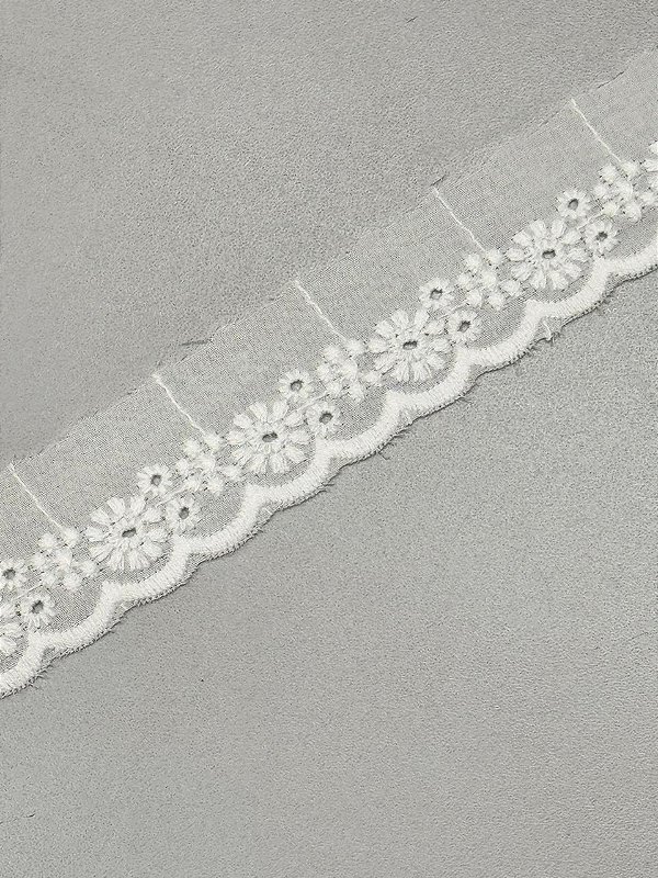 Bordado Inglês Ref: BA039 (Branco)