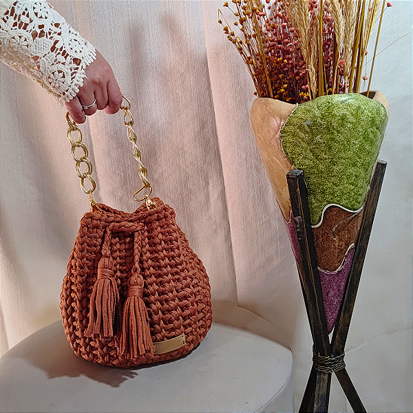 Bolsa Redonda Com corrente torneada