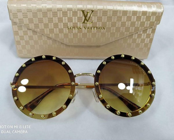 Round Louis Vuitton Óculos de Sol Redondo Marrom com Tachas Douradas