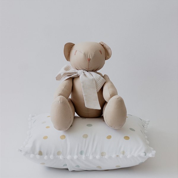 Urso Médio Articulado de Pano Bege – Em Algodão com Rostinho Bordado à Mão