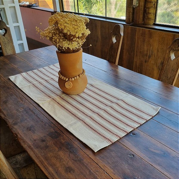 Caminho de Mesa Rústico com Desenhos