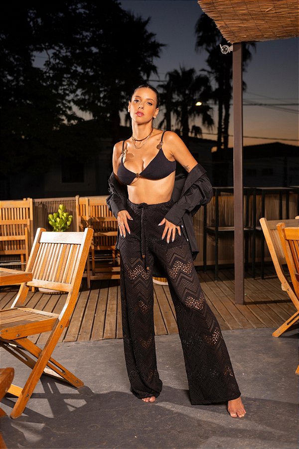 CALÇA CARGO DE RENDA PRETA