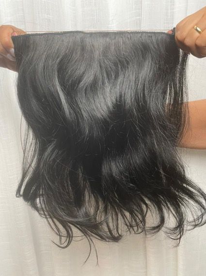 Aplique Tic Tac Preto Levemente Ondulado nas Pontas