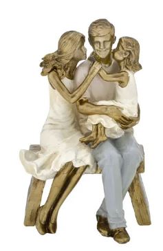 Escultura Família Com Menina No Banco Em Resina