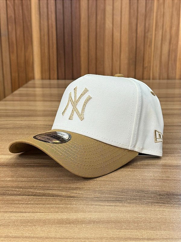 Boné New Era NY Yankees Bege e Caramelo MBV25BON085