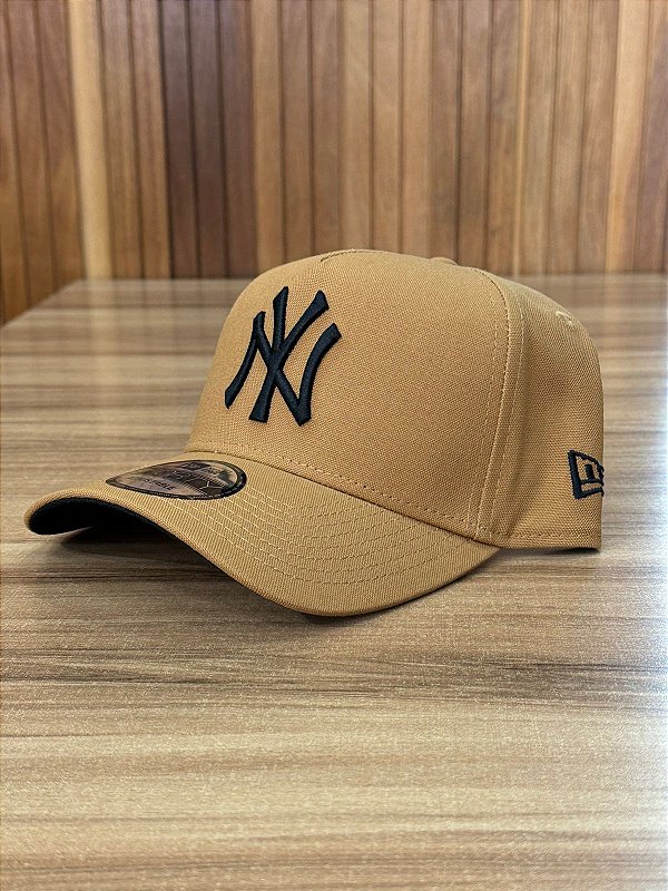 Boné New Era NY Yankees Marrom MBV23BON145