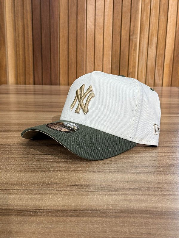 Boné New Era NY Yankees Off White MBV25BON092