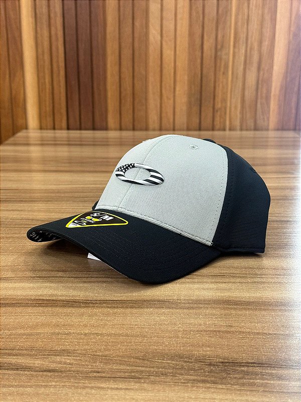 BONÉ OAKLEY TINCAN 2024 CINZA E PRETO EUA