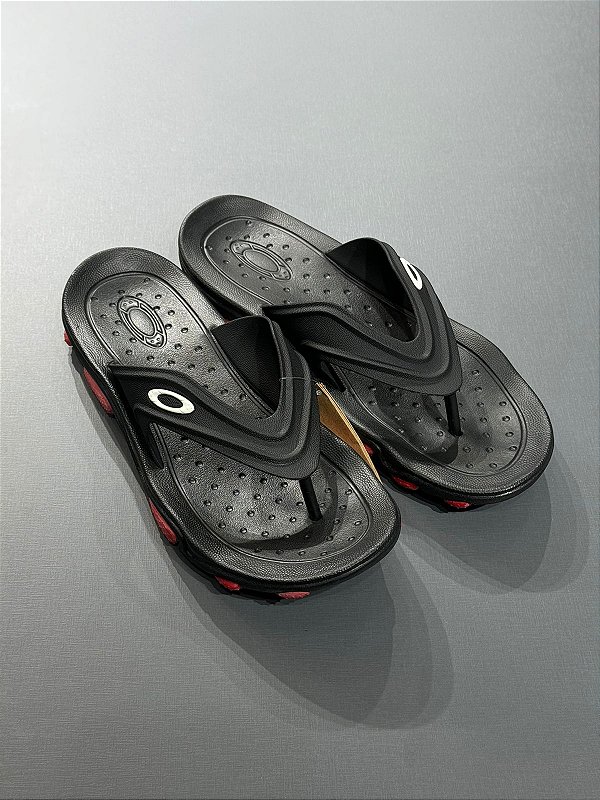 Chinelo Oakley Titan Black e Red