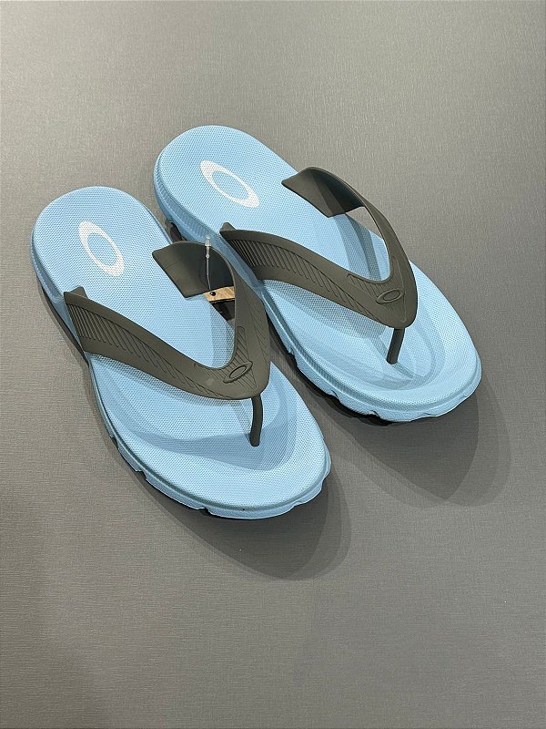 Chinelo Oakley Banks Azul Bebê