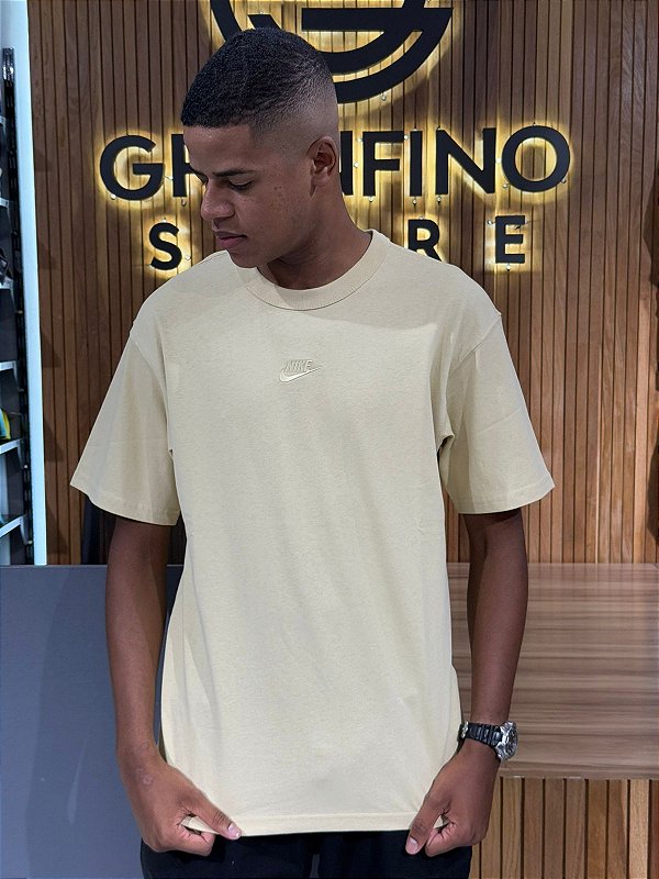 Camiseta Nike Bege do7392