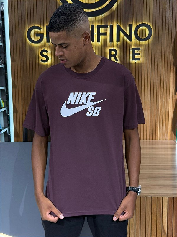 Camiseta Nike Vinho CV7539