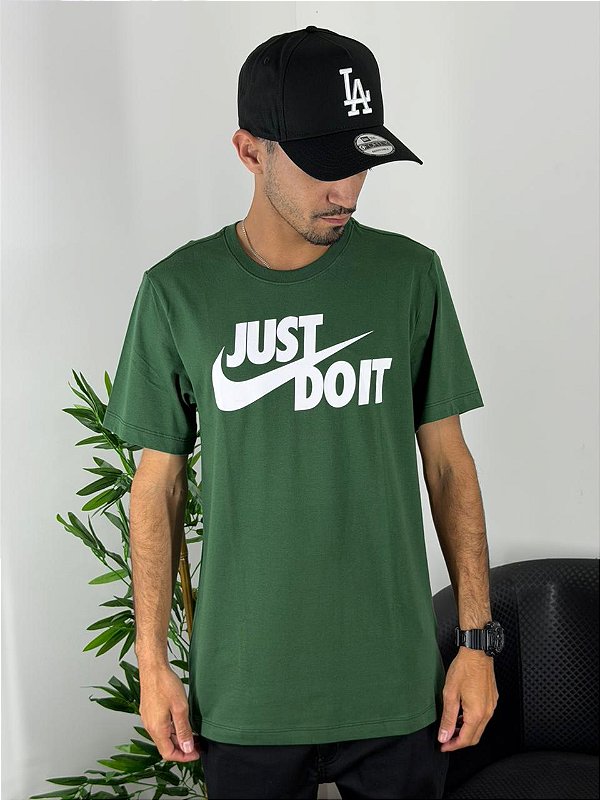 Camiseta Nike Verde Escuro AR5006