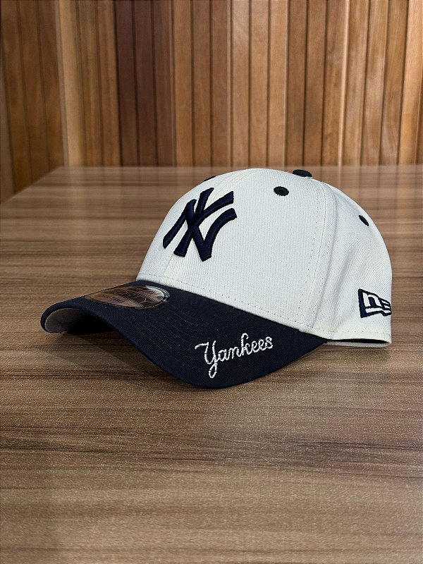 Boné New Era NY Yankees Off White e Azul Marinho MBI25BON096