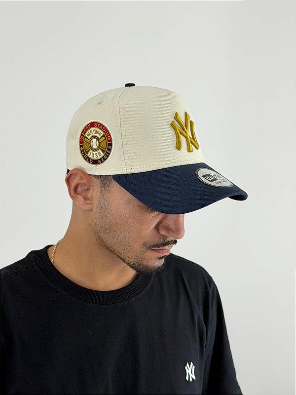 Bone New Era NY Yankees Creme, Azul Marinho e Dourado 60759012