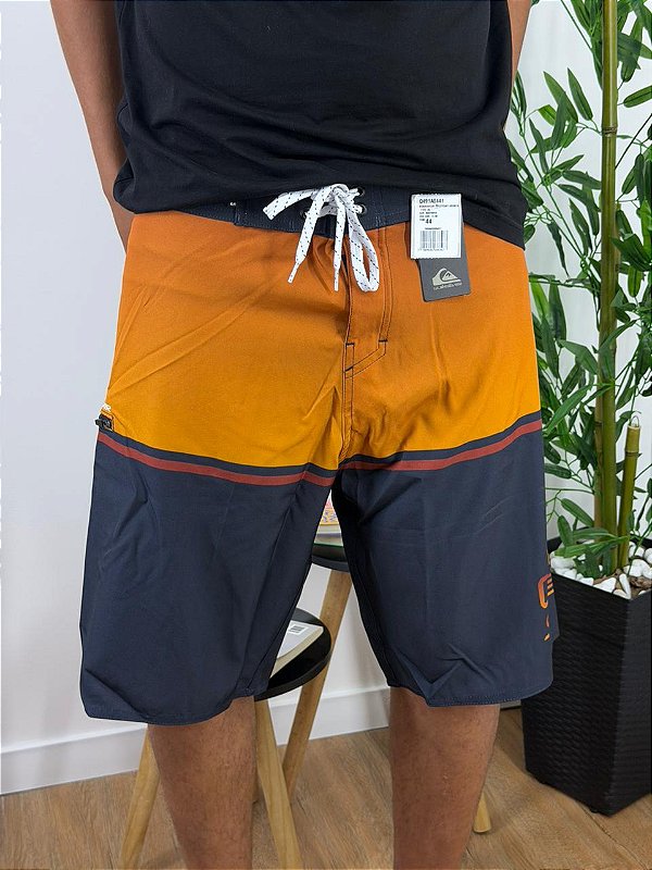 Bermuda Tactel Quiksilver Everyday Broken Type 20 Marinho e Marrom Q491A0441