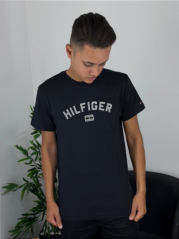 Camiseta Tommy Hilfiger Preta ABMW0MW39357