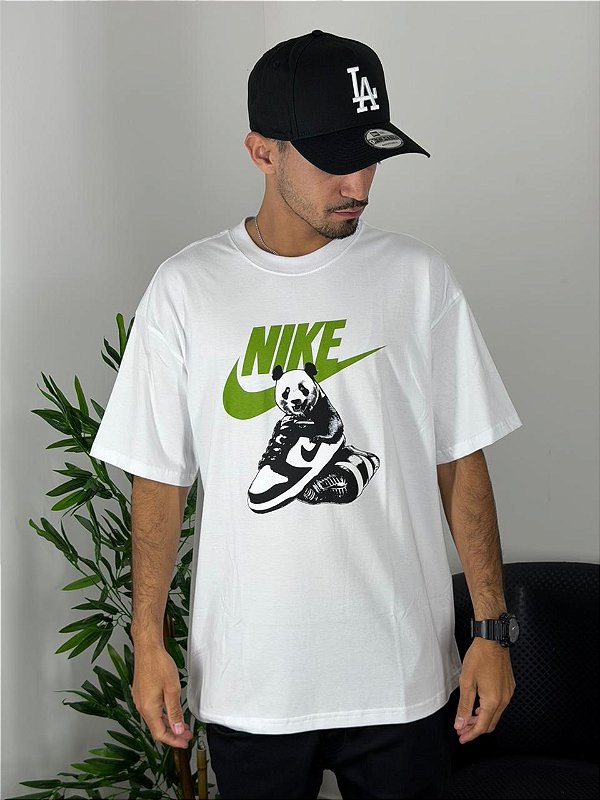Camiseta Nike Street Branca HQ9244-100