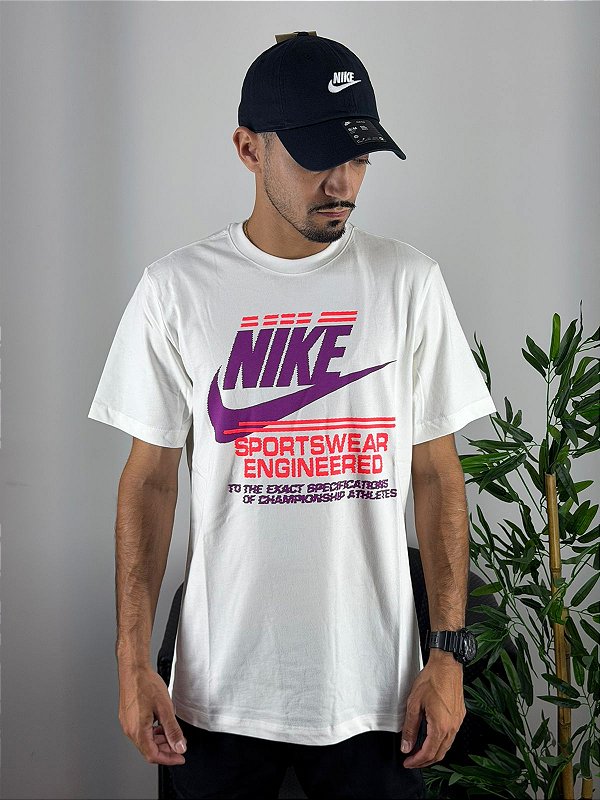 Camiseta Nike Futura Branca HQ9157-101