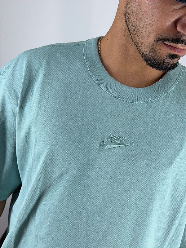 Camiseta Nike Verde Militar DO7392-018