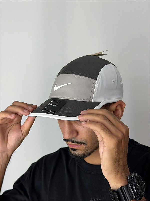 Boné Nike Dri-Fit Fly Branco e Cinza FB5624-254
