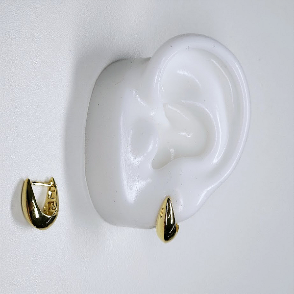 ARGOLA PEQUENA OVAL GORDINHA DOURADA LISA