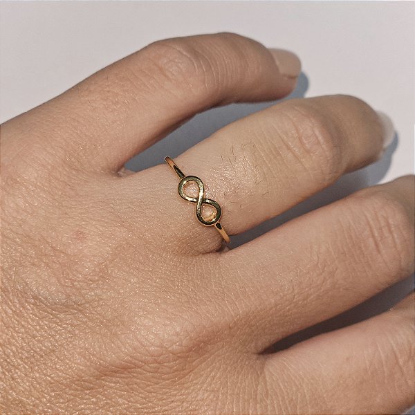 ANEL DOURADO COM SÍMBOLO DO INFINITO