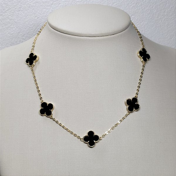 CHOCKER DOURADA COM 5 TREVOS DE 4 FOLHAS COR PRETO