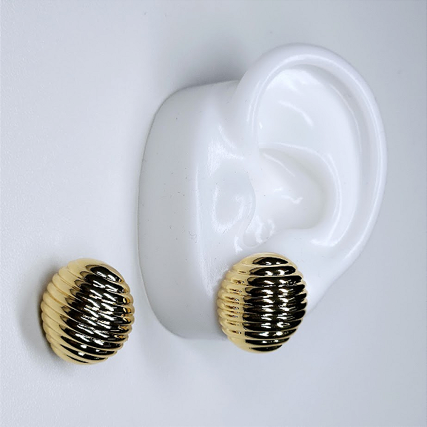 BRINCO DOURADO OVAL TEXTURIZADO