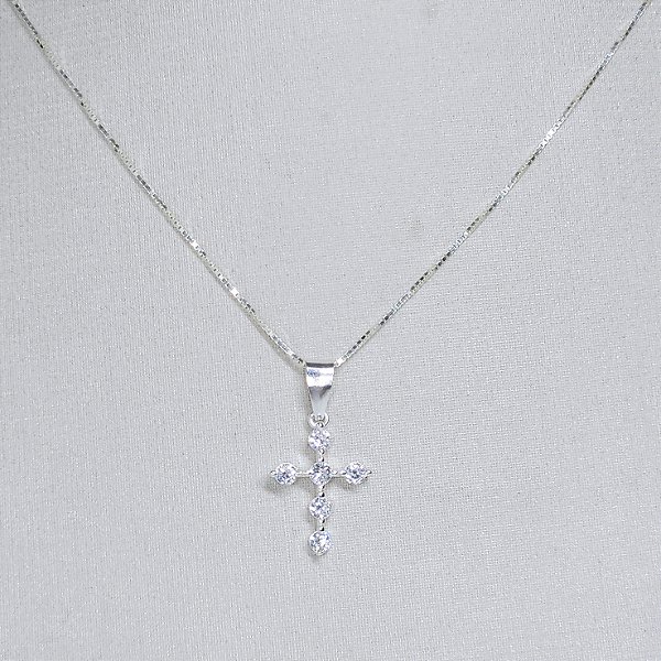 COLAR DE PRATA COM PINGENTE DE CRUCIFIXO EM PEDRAS DE ZIRCÔNIAS