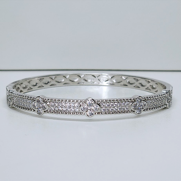 BRACELETE DE RÓDIO BRANCO INSPIRAÇÃO - MODELO TREVO