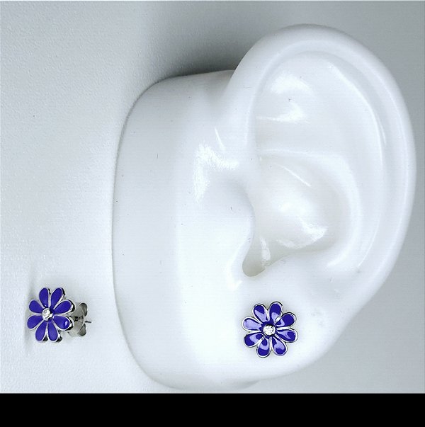 BRINCO DE PRATA COM FLORZINHA ROXA