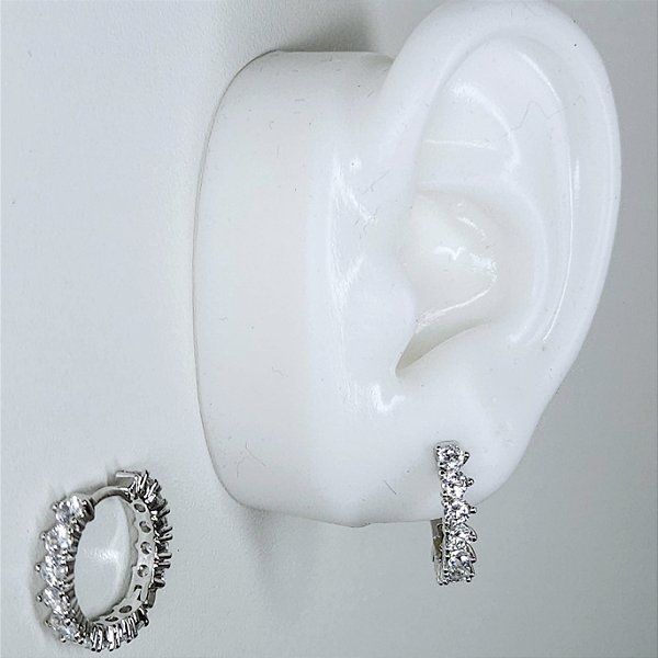 ARGOLA DE RÓDIO BRANCO TODA CRAVEJADA COM PEDRAS BRANCAS