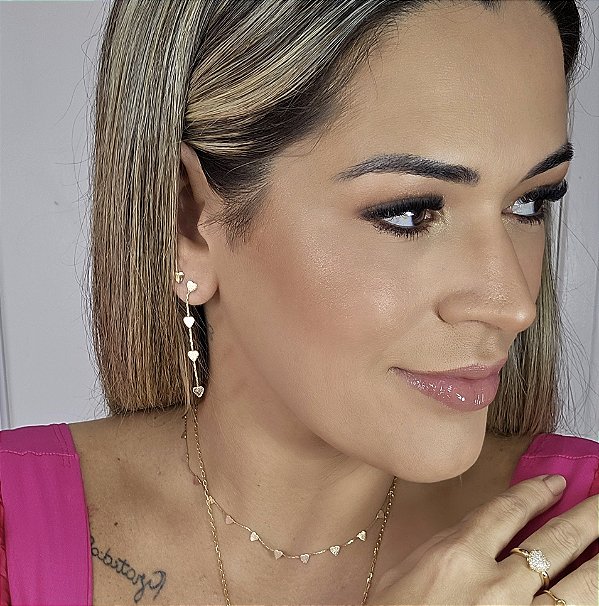 BRINCO DOURADO COM CORRENTINHA E 4 CORAÇÕES LISOS