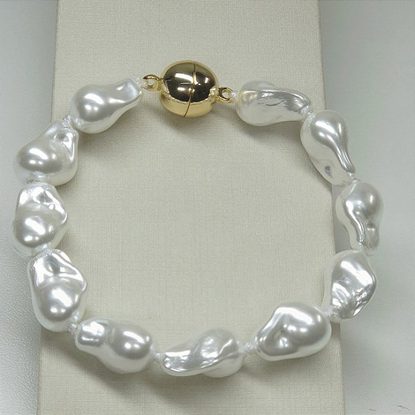 PULSEIRA DOURADA DE PÉROLA BARROCA COM FECHO DE IMÃ