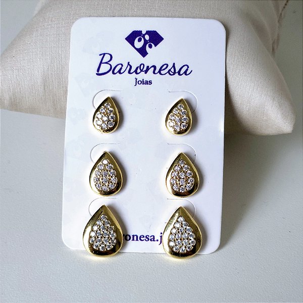 TRIO DOURADO DE BRINCOS FORMATO DE GOTAS CRAVEJADAS DE ZIRCÔNIAS