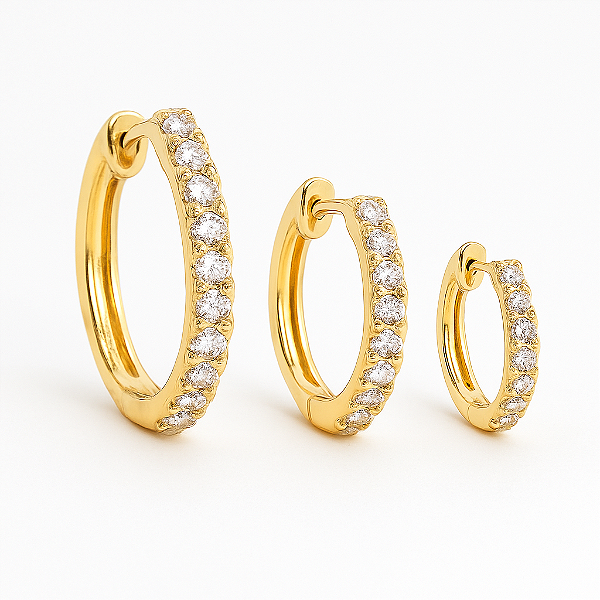 TRIO DE ARGOLAS DOURADAS COM PEDRAS DE ZIRCÔNIAS BRANCAS