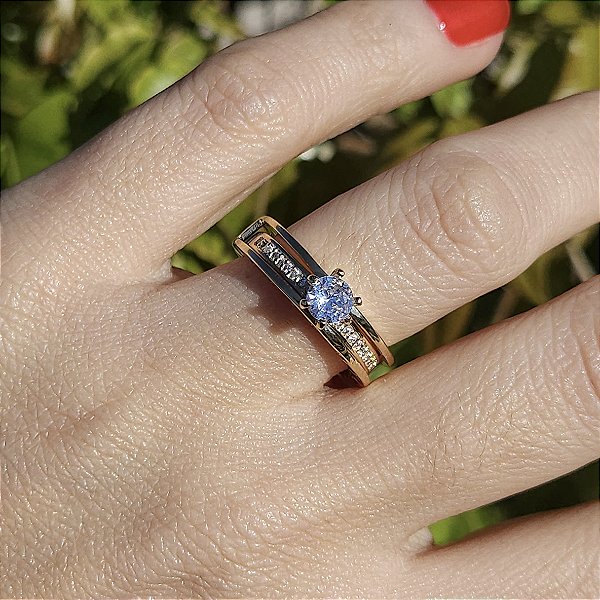 ANEL DOURADO  DUPLO COM SOLITARIO NO MEIO - INSPIRAÇÃO