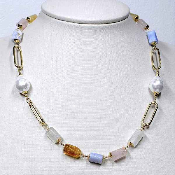 CHOCKER DOURADA COM CRISTAIS COLORIDOS E MADREPÉROLA