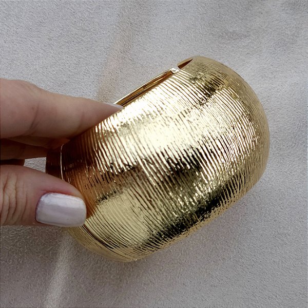 BRACELETE DOURADO REDONDO TRABALHADO