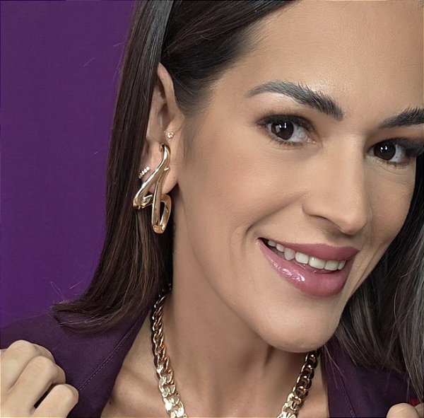 BRINCO DOURADO MODELO EAR HOOK TORCIDO