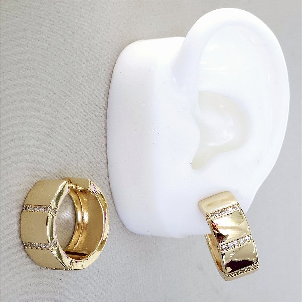 ARGOLA DOURADA LARGA COM 3 FILETES CRAVEJADOS