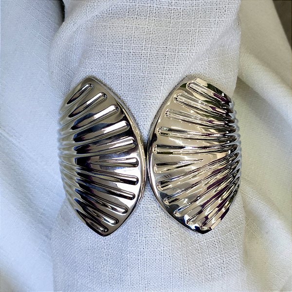 BRACELETE EM RÓDIO BRANCO REDONDO FORMATO DE CONCHA