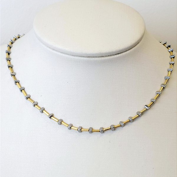 CHOCKER DOURADA CANUTILHOS DOURADOS E TRIANGULOS RÓDIO - COM EXTENSOR